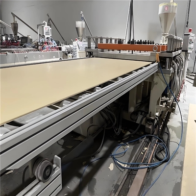 주문 Shenzhen HYPET 1220mm Width Plastic PVC Foam Board Extrusion Production Line PVC WPC Foam Board Panel Making Machine online manufacture