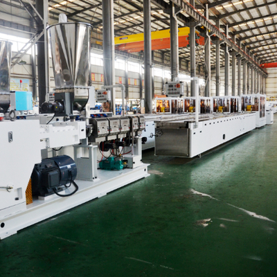 주문 China Manufacturer Customized WPC Anti Slip Wood Plastic Composite Outdoor PVC PP PE WPC Foamed Decking Floor Making Machine online manufacture