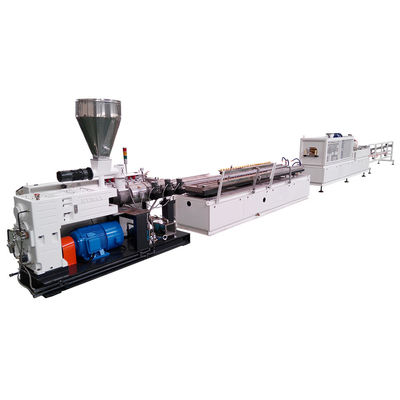 주문 WPC 단면도 밀어남 기계/WPC 장식적인 천장 생산 라인 online manufacture