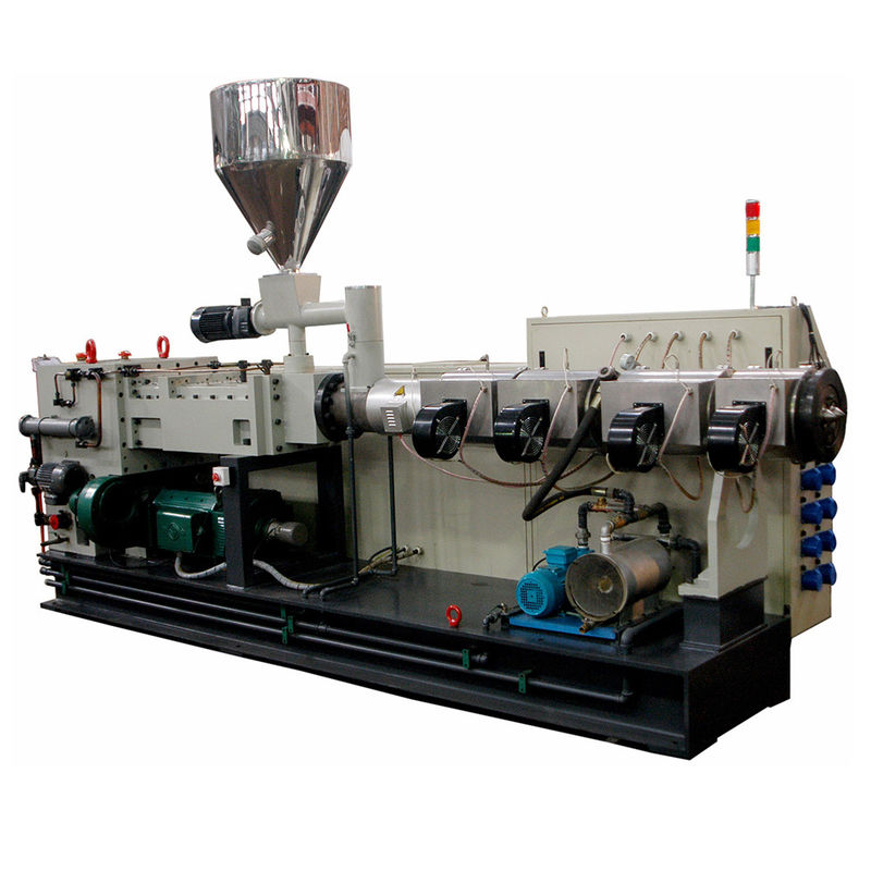 소성 가공 160 kw PS130/28 출력 1100년 kg/H 동안 큰 출력 쌍 스크루 압출기 기계